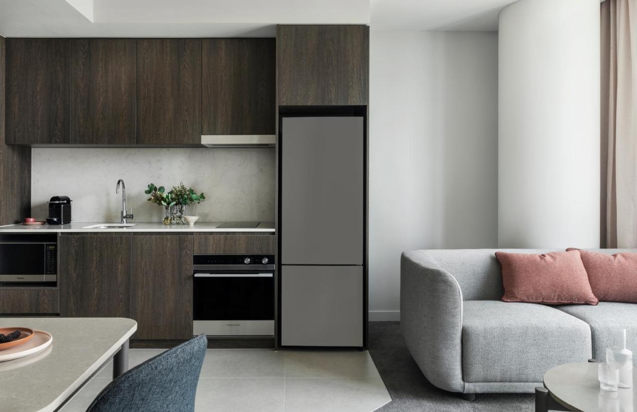 โอ๊ควูด พรีเมียร์ เมลเบิร์น Aparthotel ภายนอก รูปภาพ A bottom freezer refrigerator