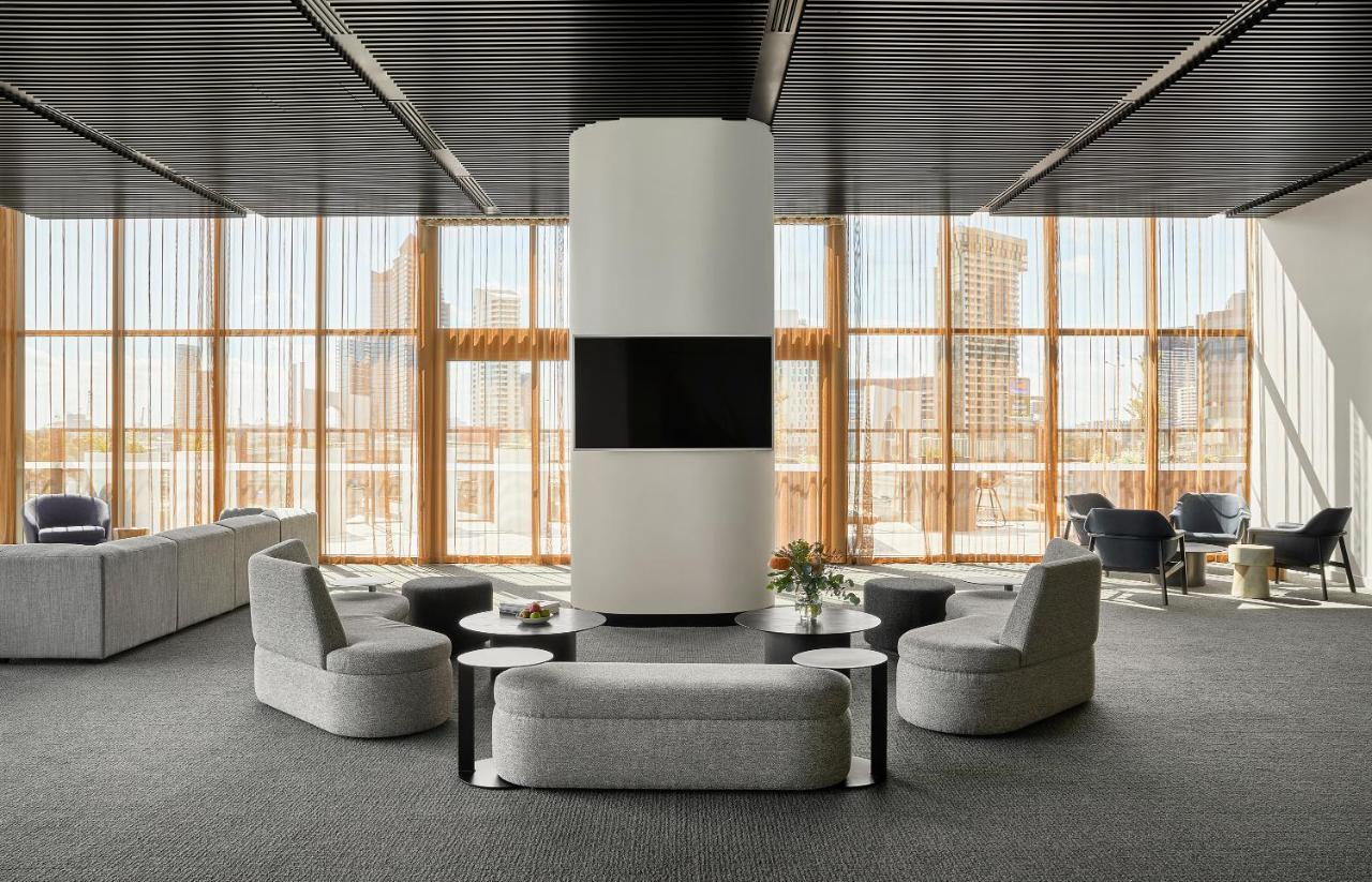 โอ๊ควูด พรีเมียร์ เมลเบิร์น Aparthotel ภายนอก รูปภาพ The 360° Lounge at the top of the tower