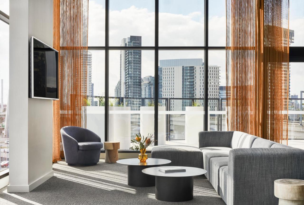 โอ๊ควูด พรีเมียร์ เมลเบิร์น Aparthotel ภายนอก รูปภาพ The interior of a typical apartment